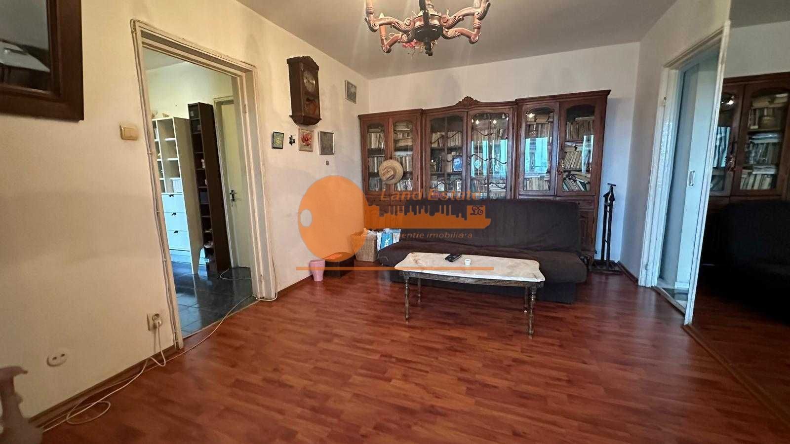 Apartament cu 4 camere in zona Teiul Doamnei - Poză 6