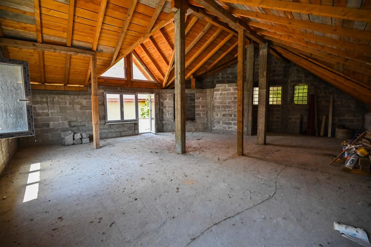 Oportunitate rezidential/investitional in Centrul Istoric Medieval al Brasovului - Poză 2