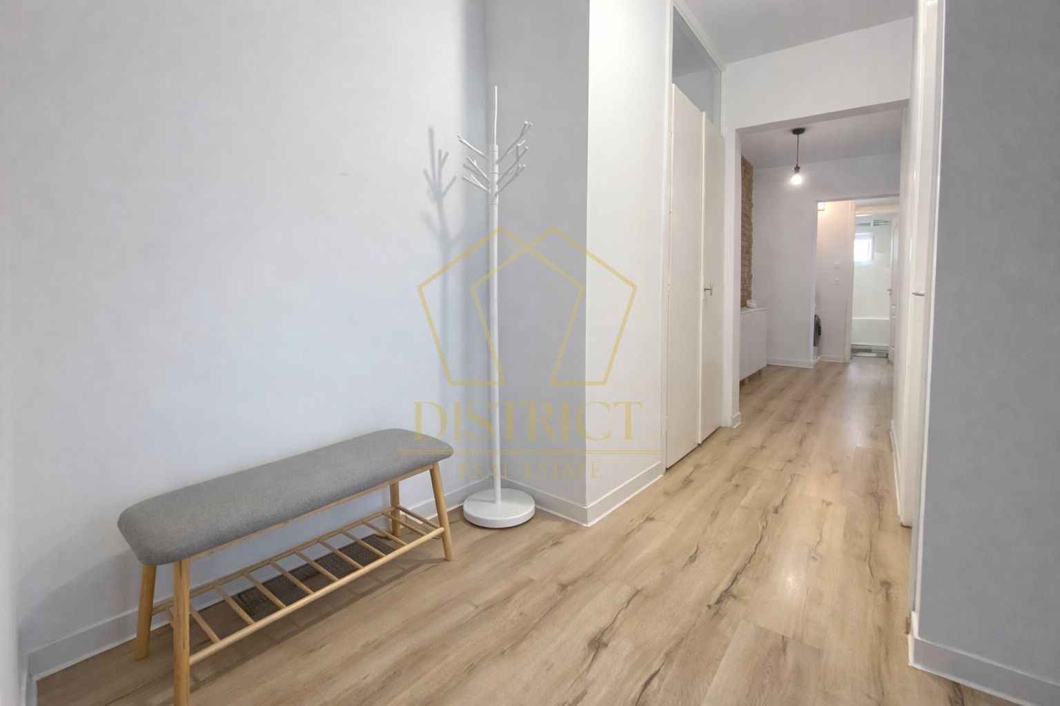 Apartament superb cu 3 camere | Soarelui - Poză 13