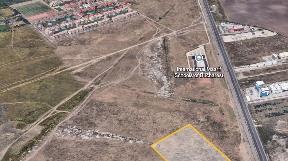 Intravilan scoala americana! - Poză 1