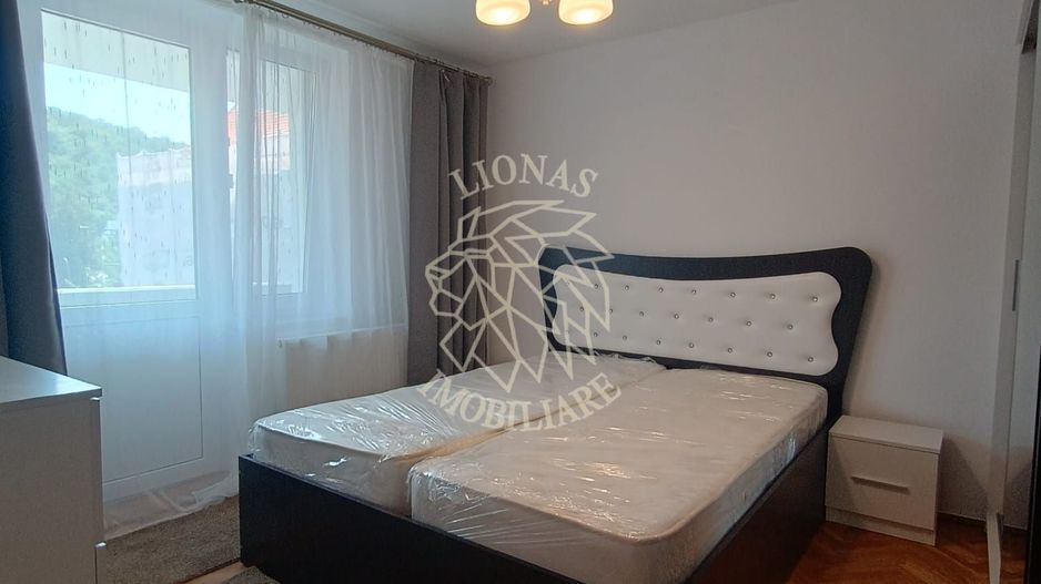 Apartament 4 camere 100 mp+balcon-etaj 2-parcare-Ultracentral - Poză 2