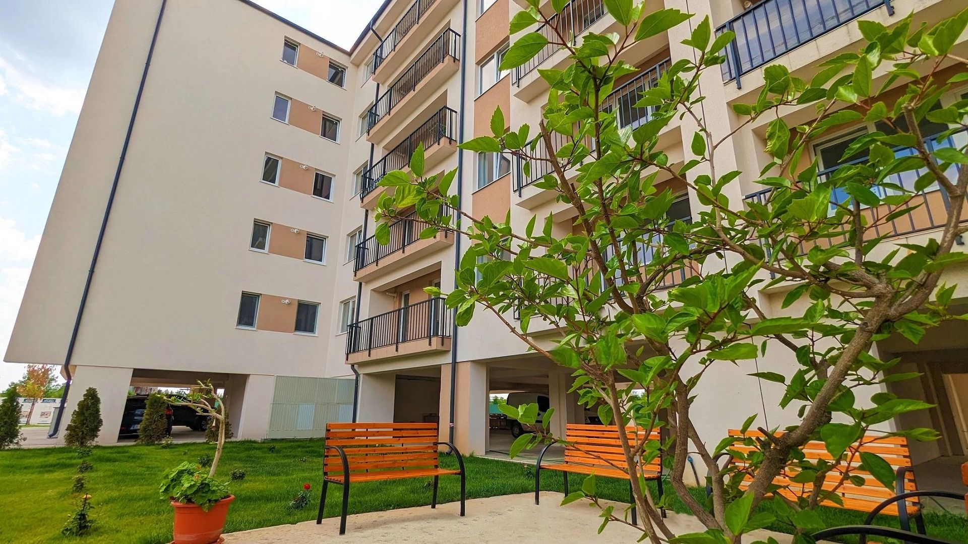 Apartament 2 Camere ,Grand Arena,sector 4 Mutere Imediata - Poză 3