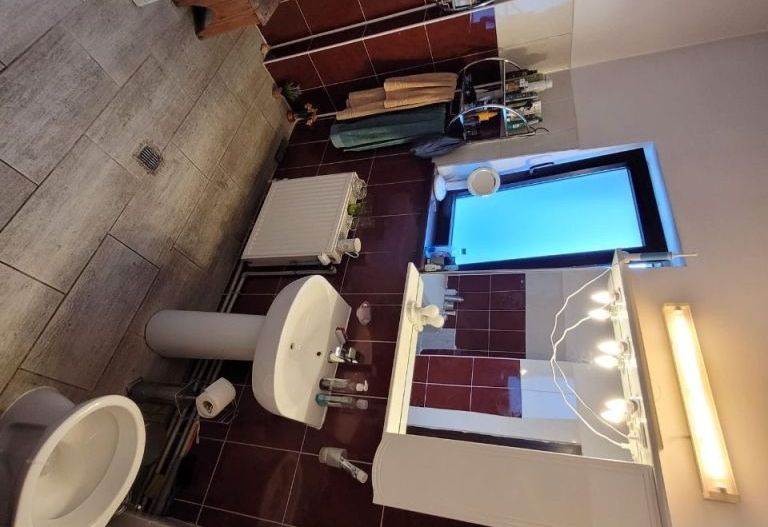 Cotroceni! Vand 530.000 Eur / Inchiriez 1450 eur, vila singur curte. - Poză 1