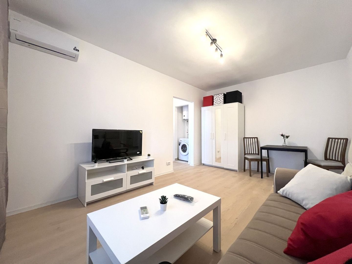 2 camere renovat complet Bd. Dinicu Golescu-Gara de Nord - Poză 1