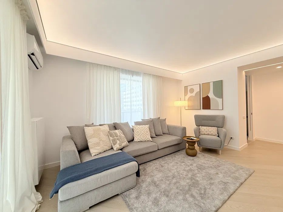 For Rent Spacious 3-Room Apartment | 85 sqm | Cortina North | Parking - Poză 2