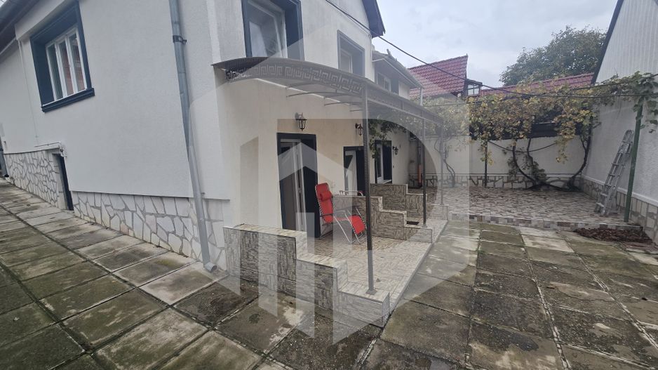Casa singur in curte 4 camere 650 teren Piata Cluj - Poză 2