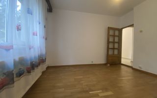 Micro 3, etajul 1! Vanzare apartament cu 3 camere, decomandat - Poză 3