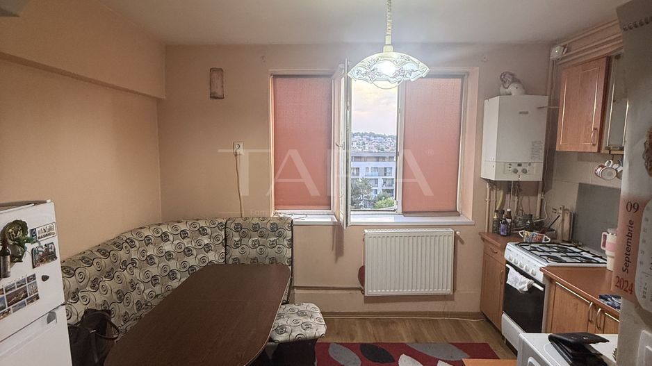 EXCLUSIVITATE.  Apartament decomandat, 2 camere, central Gheorgheni. - Poză 2