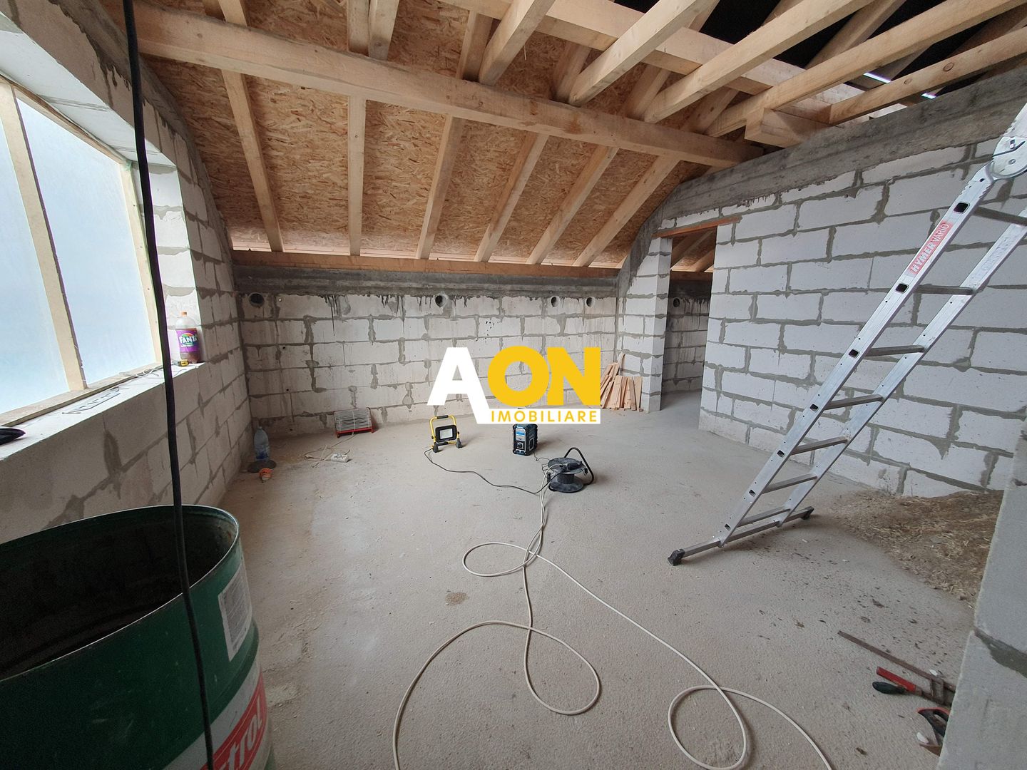 Casa semifinisata, 5 camere, 500 mp teren, Ciugud - Poză 8