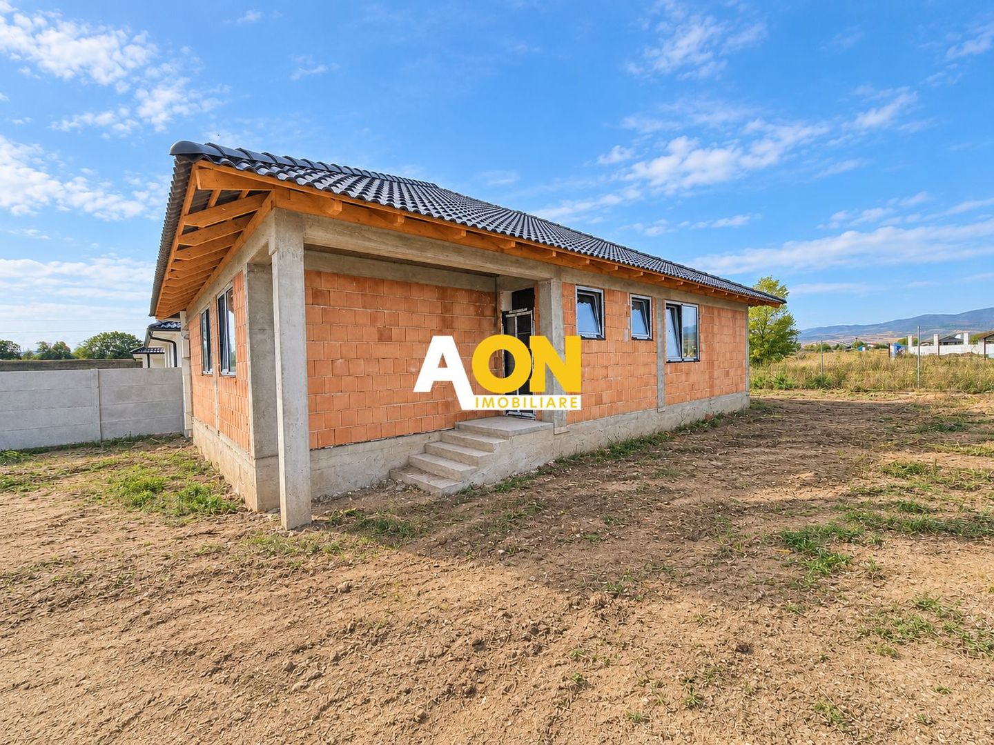 Casa 4 camere cu predare la cheie, 458 mp teren, Partos - Poză 1