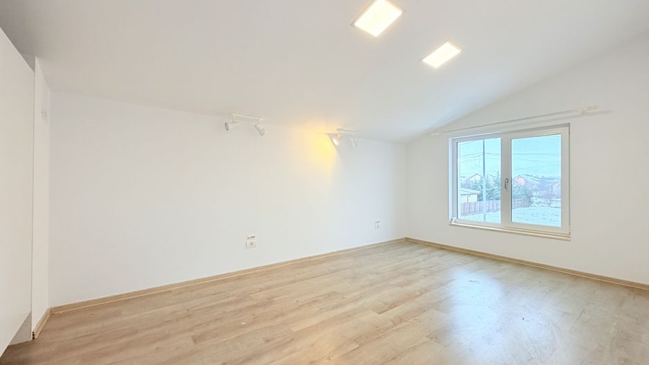 Casă de închiriat la liziera pădurii - Dumbrăvița - Poză 5