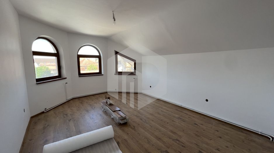 De vanzare casa renovata- 2 cladiri- Zona Moldoveanu-- 400 mp utili - Poză 13