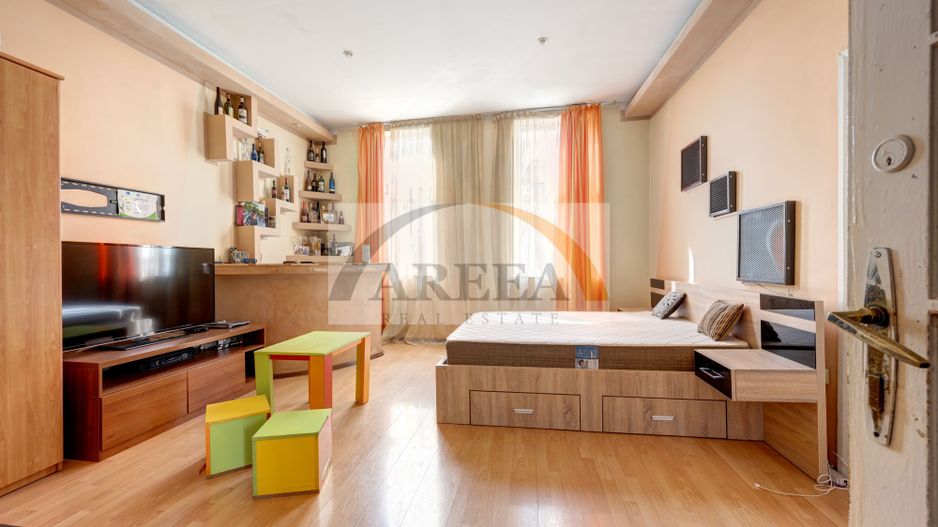 Proprietate in vila, etaj, partial renovat - Pasajul Unirii - 154 mp - Poză 9