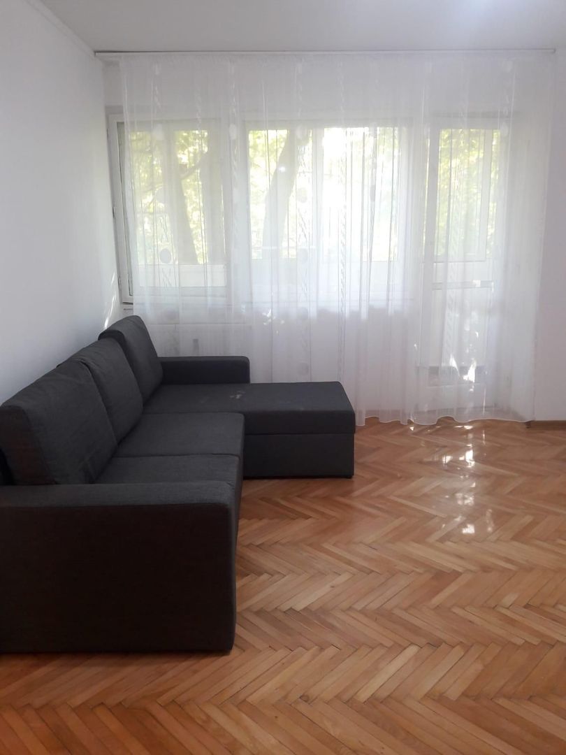 Închiriez apartament 3 camere, Iancului, metrou 1 minut - Poză 1