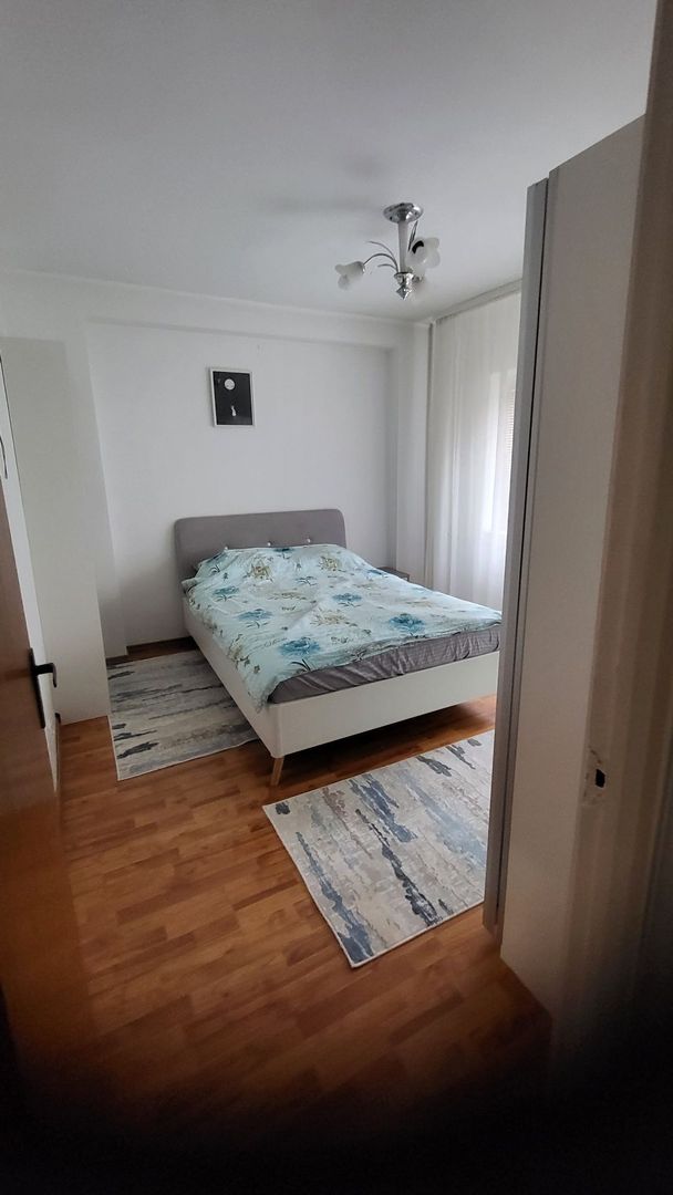 Apartament 3 Camere Decomandat – Metrou la scara - Poză 1