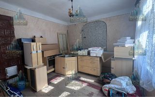 Casă de vânzare cu 3 camere - Poză 9