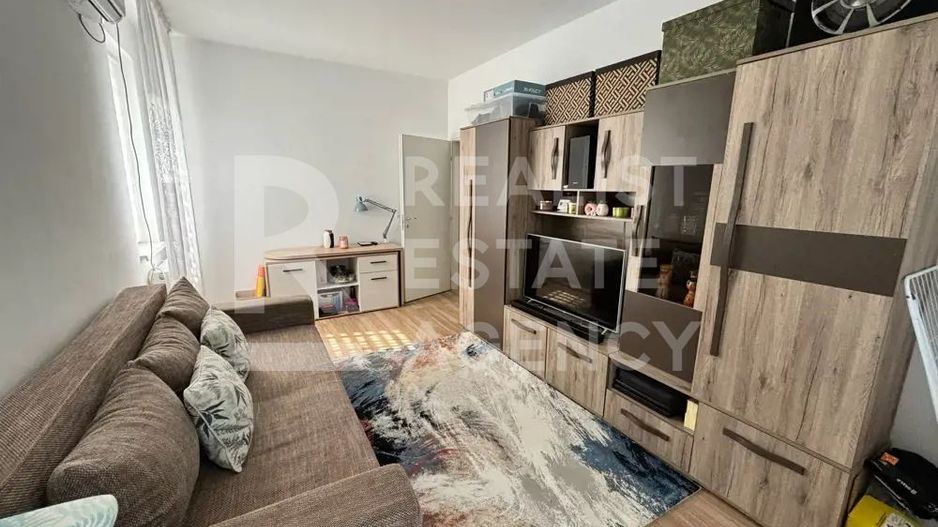 Vânzare, apartament cu 2 camere în zona Drumul Taberei - Poză 1