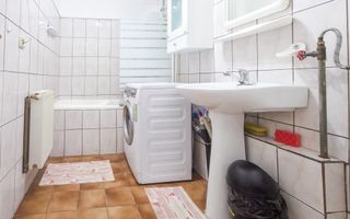 Oportunitate Unică: Casă cu 4 Camere, Curte Generoasă și Îmbunătățiri - Poză 8