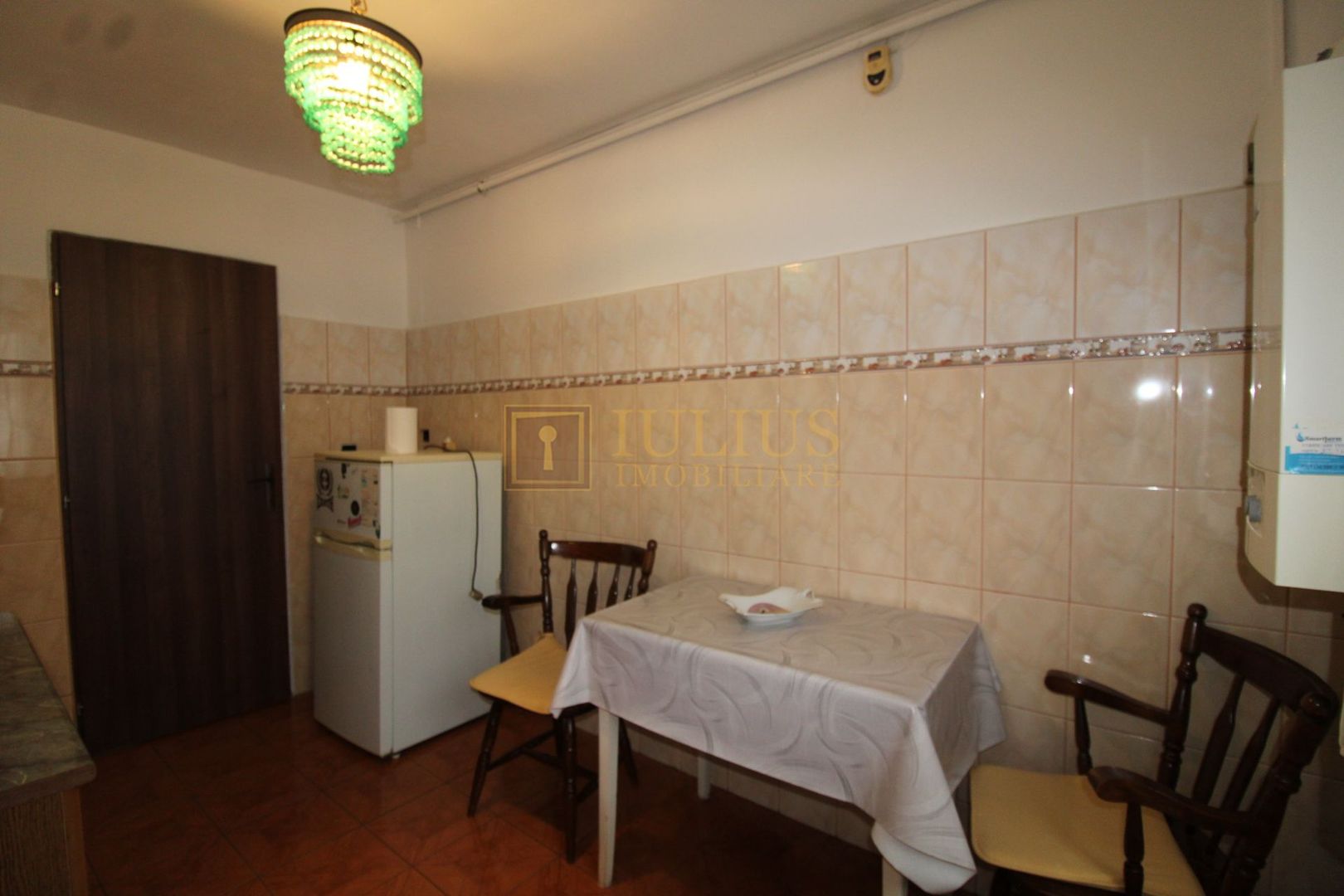 2 camere, centrala proprie, zona Bucovina, loc de parcare langa bloc - Poză 11
