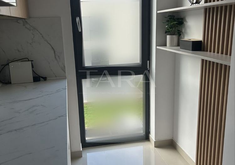 Apartament cu 3 camere, 2 băi, balcon și parcare, Florești. - Poză 2
