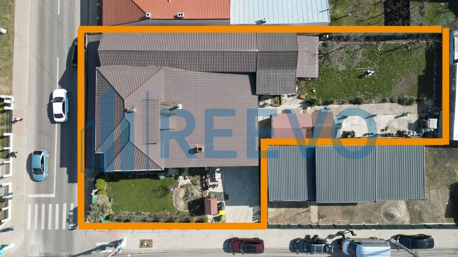 Clădire și teren de investiție, central Roman - Poză 2