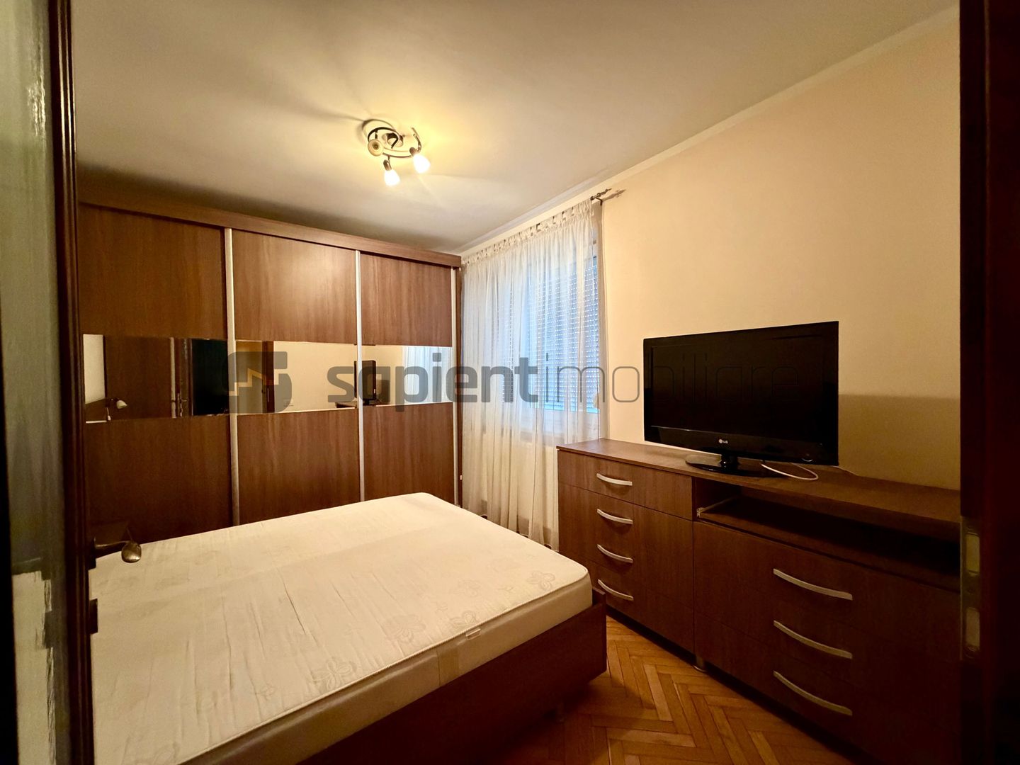 Apartament cu 3 camere | Piața Cetății – Centru Civic, Oradea - Poză 4