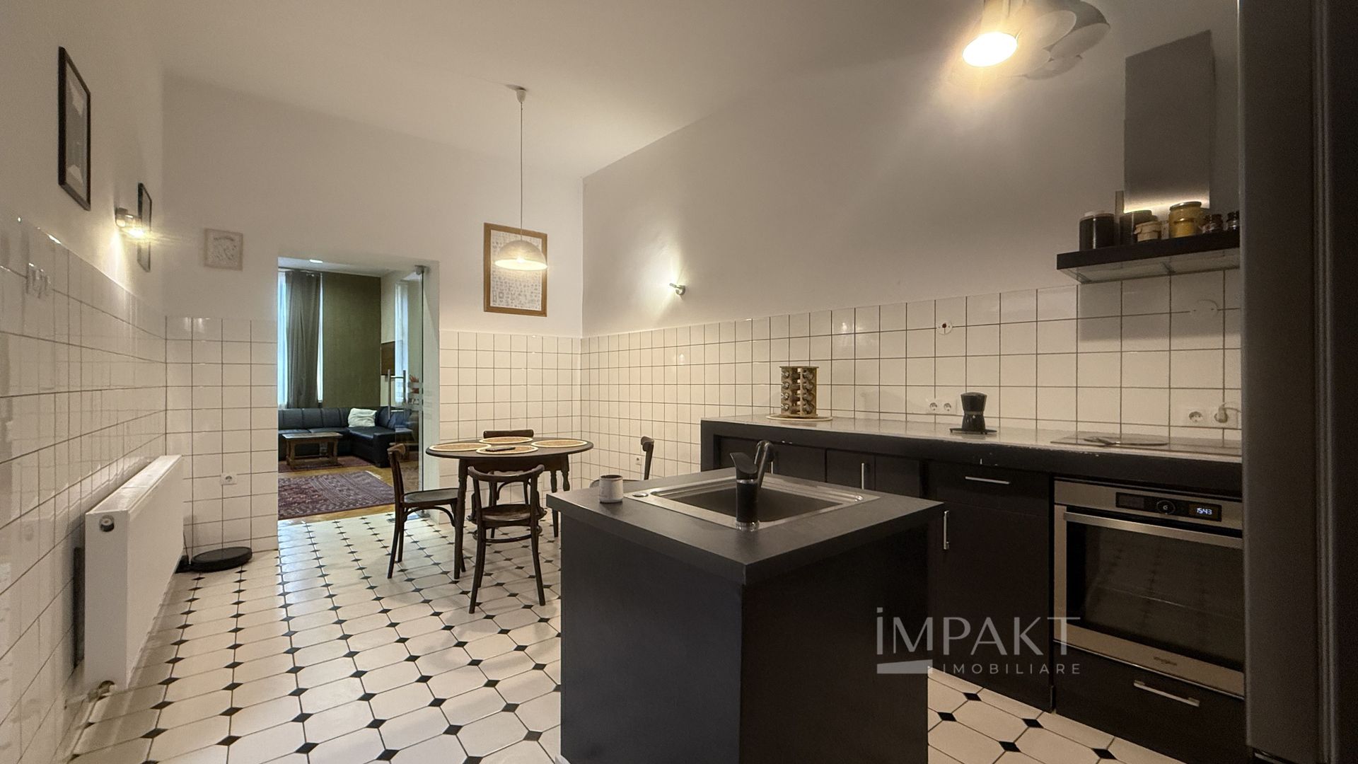 Apartament spatios cu 2 camere decomandat in centrul orasului - Poză 5