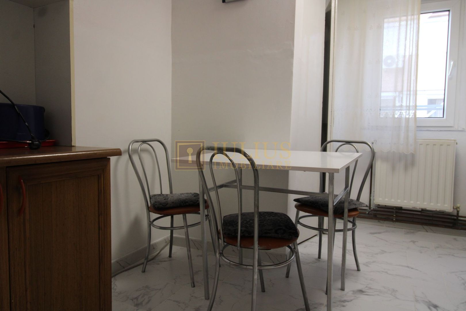 3 camere, situat in Complexul Studentesc, centrala proprie, familie, studenti - Poză 8