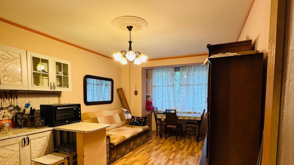 Apartament cu 3 camere pe str. Aluminei langa Liceul Ortodox - Poză 3