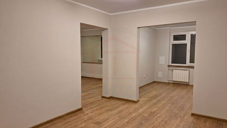 Vanzare apartament 2 camere in Centru, 48 mp, 75.000 EURO - Poză 5