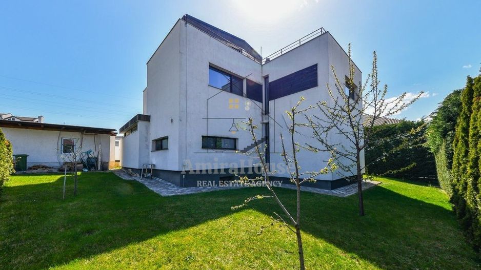 Casa individuala, 5 camere, garaj, teren 648 mp, panorama, cartierul Europa - Poză 2