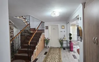 Casă cu piscină și garaj, teren 775 mp – Valea Borcutului - Poză 17