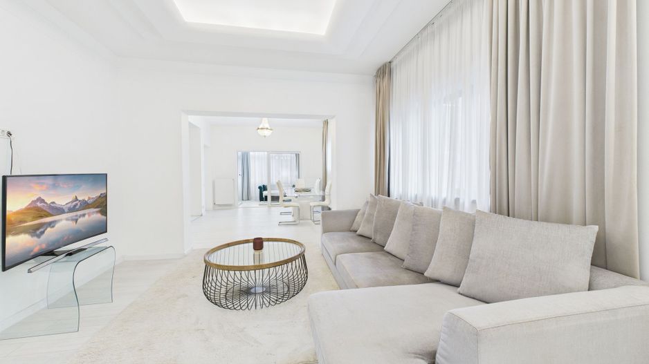 Apartament modern cu 4 camere pe Bulevardul Dacia - Poză 1