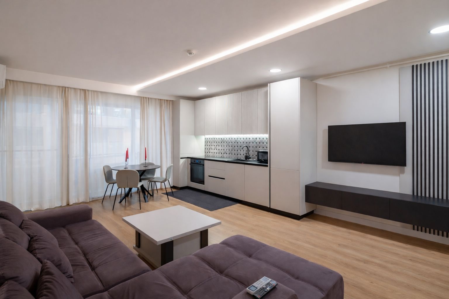 Apartament 2 camere–Mamaia Central-Marina Blu | Vedere lac | parcare - Poză 2