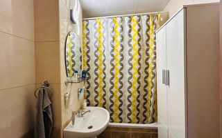 Apartament decomandat, cu 3 camere, 2 bai, 2 balcoane - Zona Strand - Poză 13