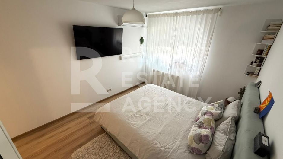 3 camere | Hils Pallady - Poză 8