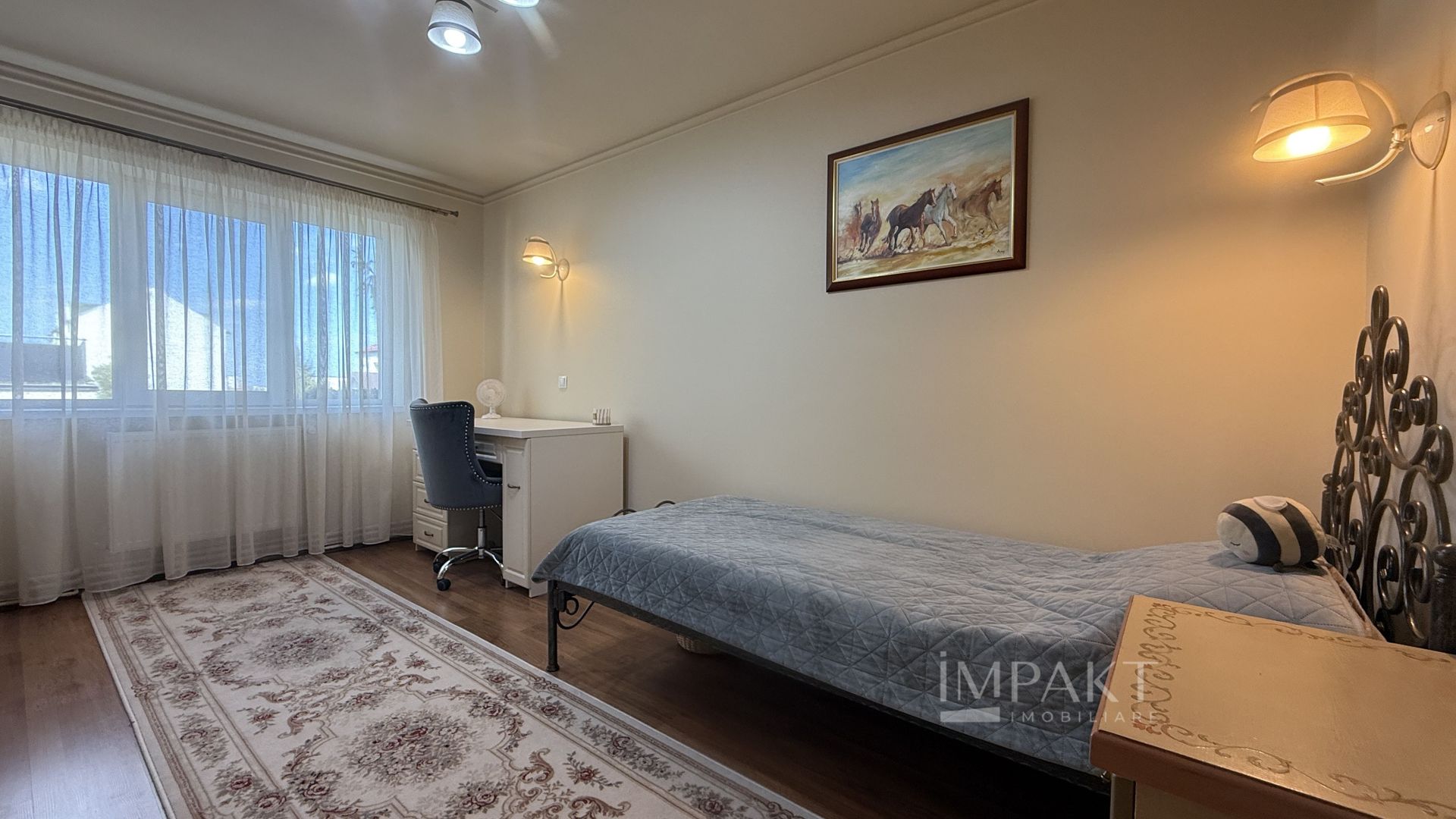 Apartament deosebit cu 4 camere decomandat si garaj in Andrei Muresanu - Poză 7