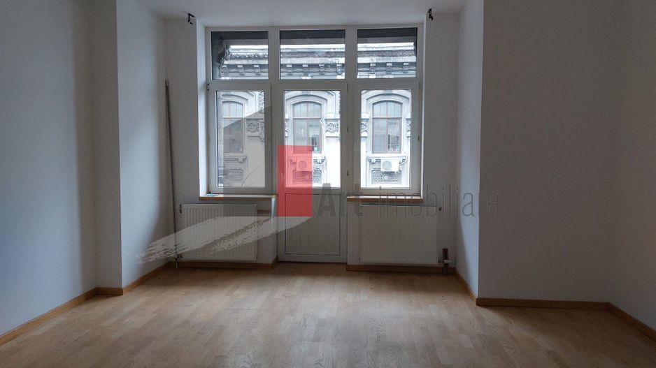 Spatiul "ERAIKINA" in imobil vechi de birouri, cu rezonanta istorica - Poză 3