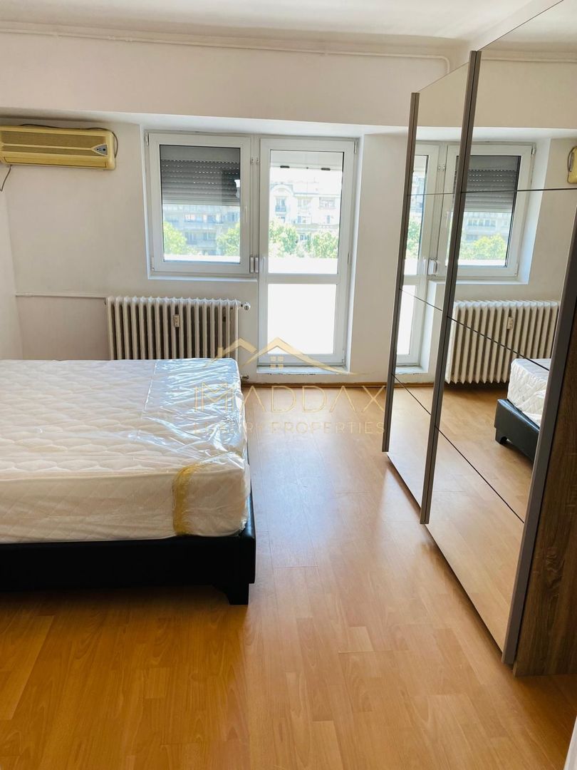 Apartament spațios cu 4 camere, vedere spectaculoasă către Palatul Parlamentului - Poză 15