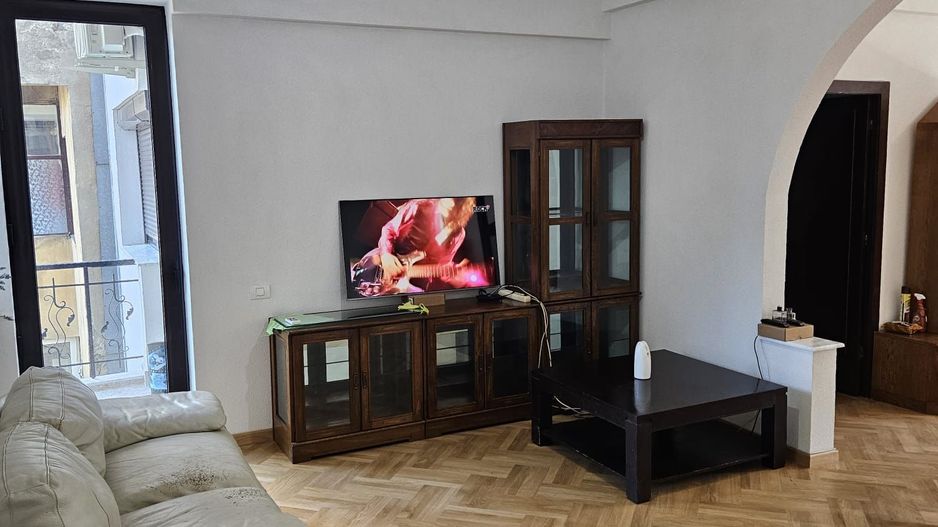 Apartament cochet, ultra-spatios, patru camere, Calea Mosilor - Poză 1