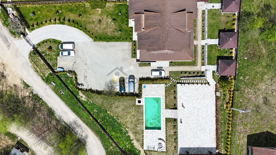 Pensiune exclusivistă Piscină încălzită în Predeal - Afacere la cheie - Poză 3