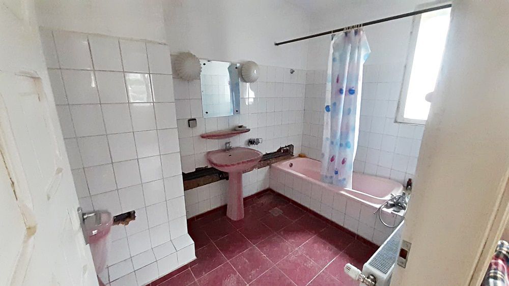 Predeal, casa de vacanta cu 5 camere si 630mp teren, 150000 euro - Poză 10