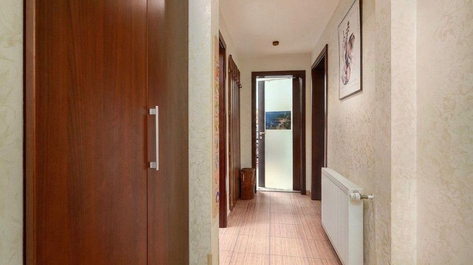 Apartament 3 camere ,grădină, foișor, loc de joacă, parcare,boxa - Poză 2