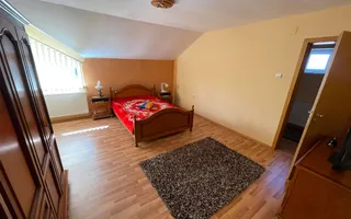 Casă cu 6 camere, teren 912 mp, garaj dublu, în zona Cetate-Schit - Poză 15