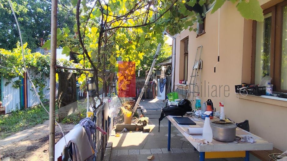 Casa de vanzare + teren in zona Jiului (Bucurestii Noi) - Poză 4