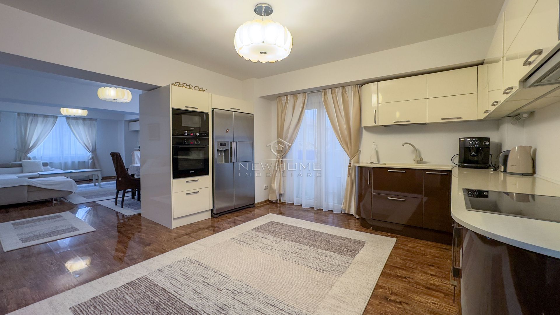 Apartament cu 3 camere, Parcare, P-ta Cipariu  zona Central - Poză 22