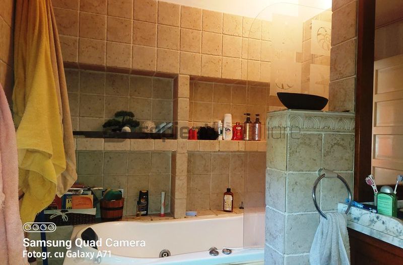 Casa cu 6 camere str.E Teodoroiu - Poză 23