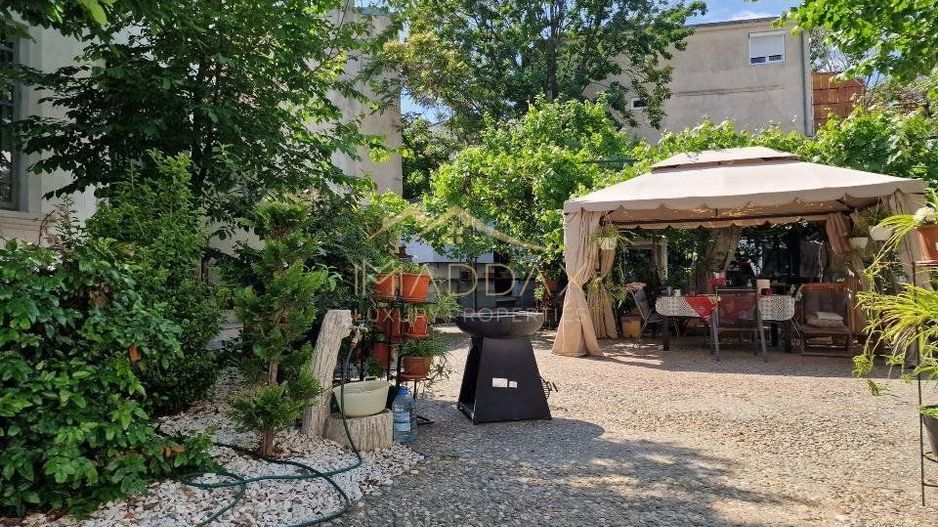P+M (1000mp), curte (1750mp), 70 incaperi, 35 camere Unirii, multiple destinatii - Poză 6