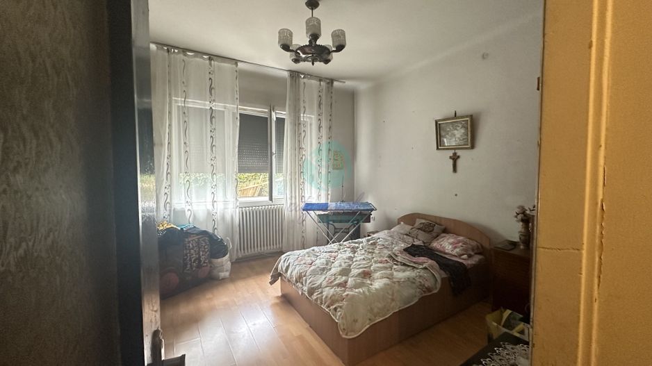 VILA cu 2 apartamente in apropiere de Piata Alba Iulia - Poză 6