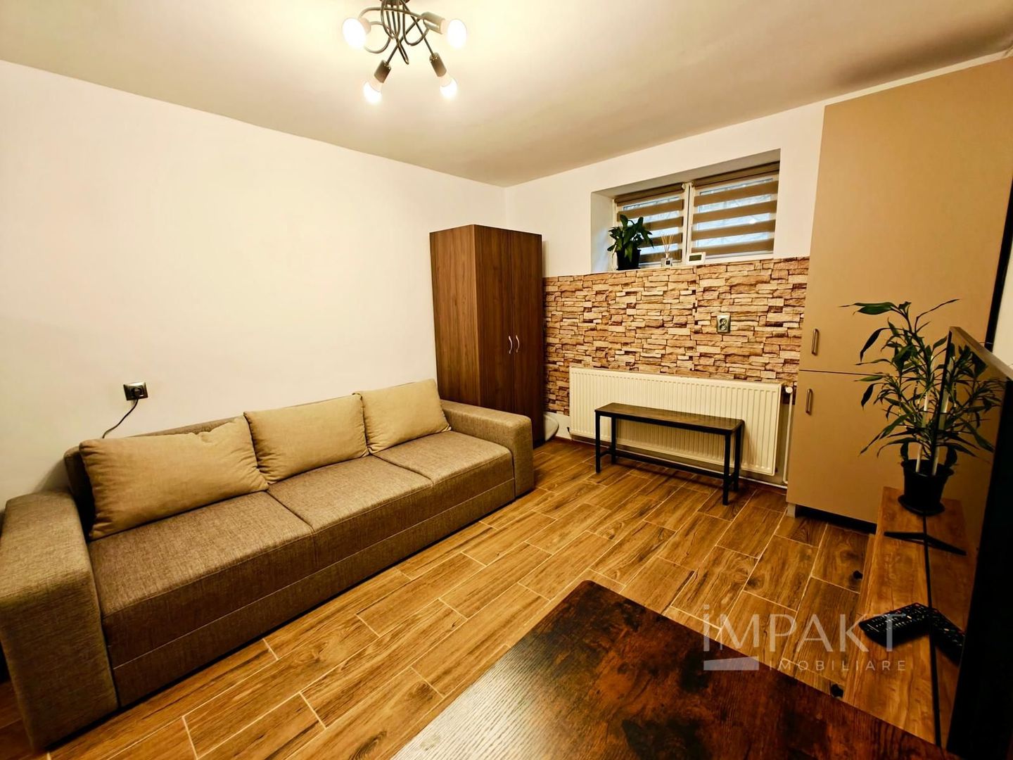 De inchiriat garsoniera, Semicentrala! - Poză 1